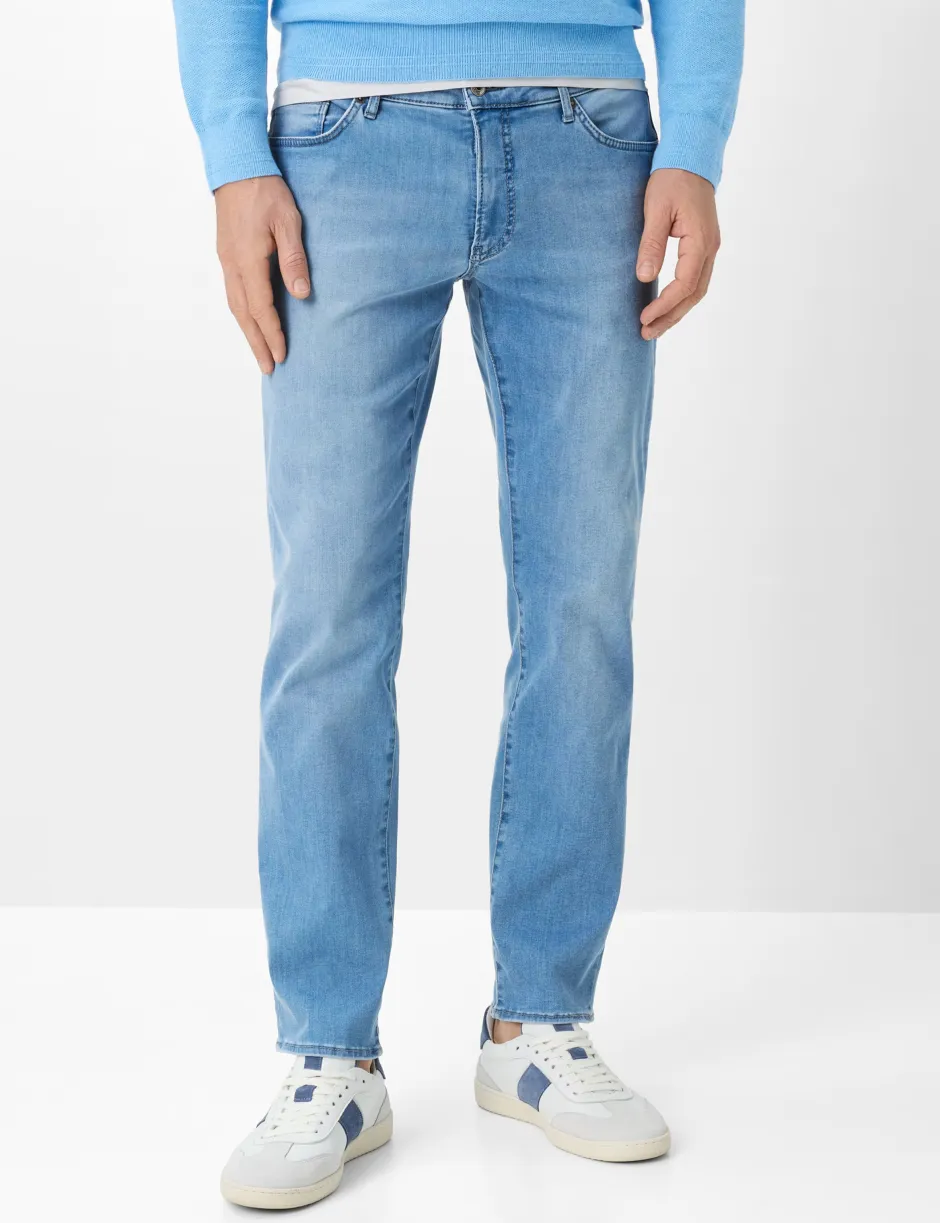 miesten farkut Chuck HI Flex Extreme Light Blue Denim,>Brax Outlet