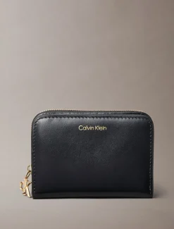 naisten lompakko, CK PULLER MEDIUM FLAP ZIP>Calvin Klein Accessories Clearance