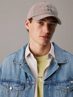 miesten lippis, MONOLOGO EMBROIDERY BASEBALL CAP>Calvin Klein Jeans Discount