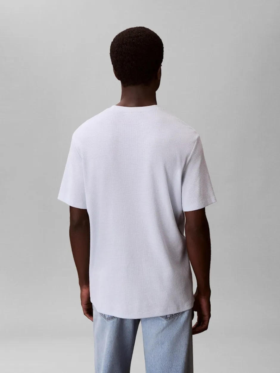 miesten t-paita SS Waffle Badge Crewnk Tee,>Calvin Klein Jeans Discount