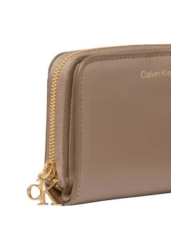 Calvin Klein naisten lompakko CK Medium Flap Zip Around, beige><noscript><img width=
