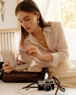 korvakorut Swivel Earrings Pearl L, Gold pleated><noscript><img width=