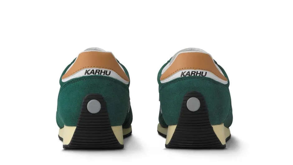 Mestari unisex tennarit,>Karhu Best