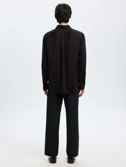 miesten kauluspaita SLHRLXCHARLIE TENCEL SATIN LS SHIRT, musta><noscript><img width=