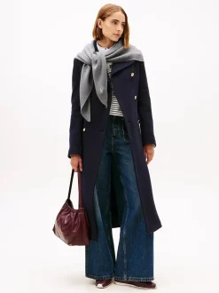 naisten huivi TOMMY SCRIPT CASH TRIANGLE SCARF, vaaleanharmaa>Tommy Hilfiger Outlet