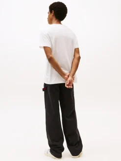 miesten t-paita, TJM SLIM LINEAR CHEAST TEE>Tommy Jeans Discount